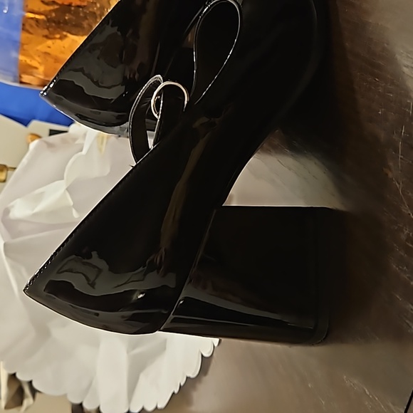Rachel Zoe black patent block heel square toe Mary Jane’s. - Picture 2 of 6